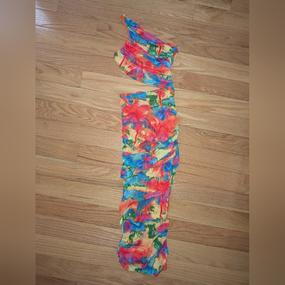 13. SER.O.YA IMANI CUTOUT MIDI DRESS IN ABSTRACT PALM - Picture 5 of 9